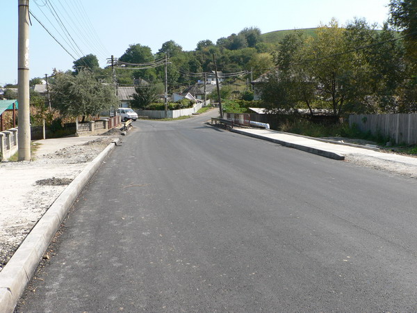 6 Asfaltare str Armatei13.jpg